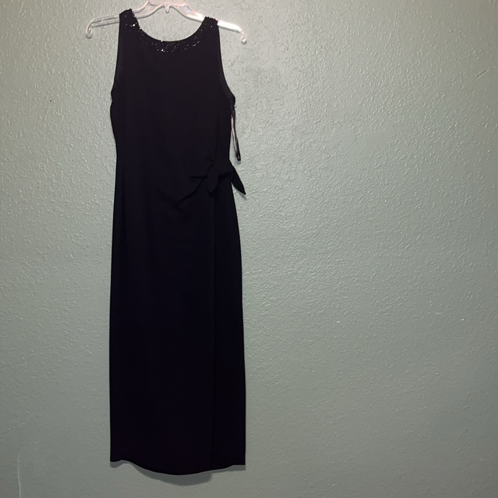 New Elegant Semi formal black dress • sleeveless beaded neckline - Picture 5 of 10
